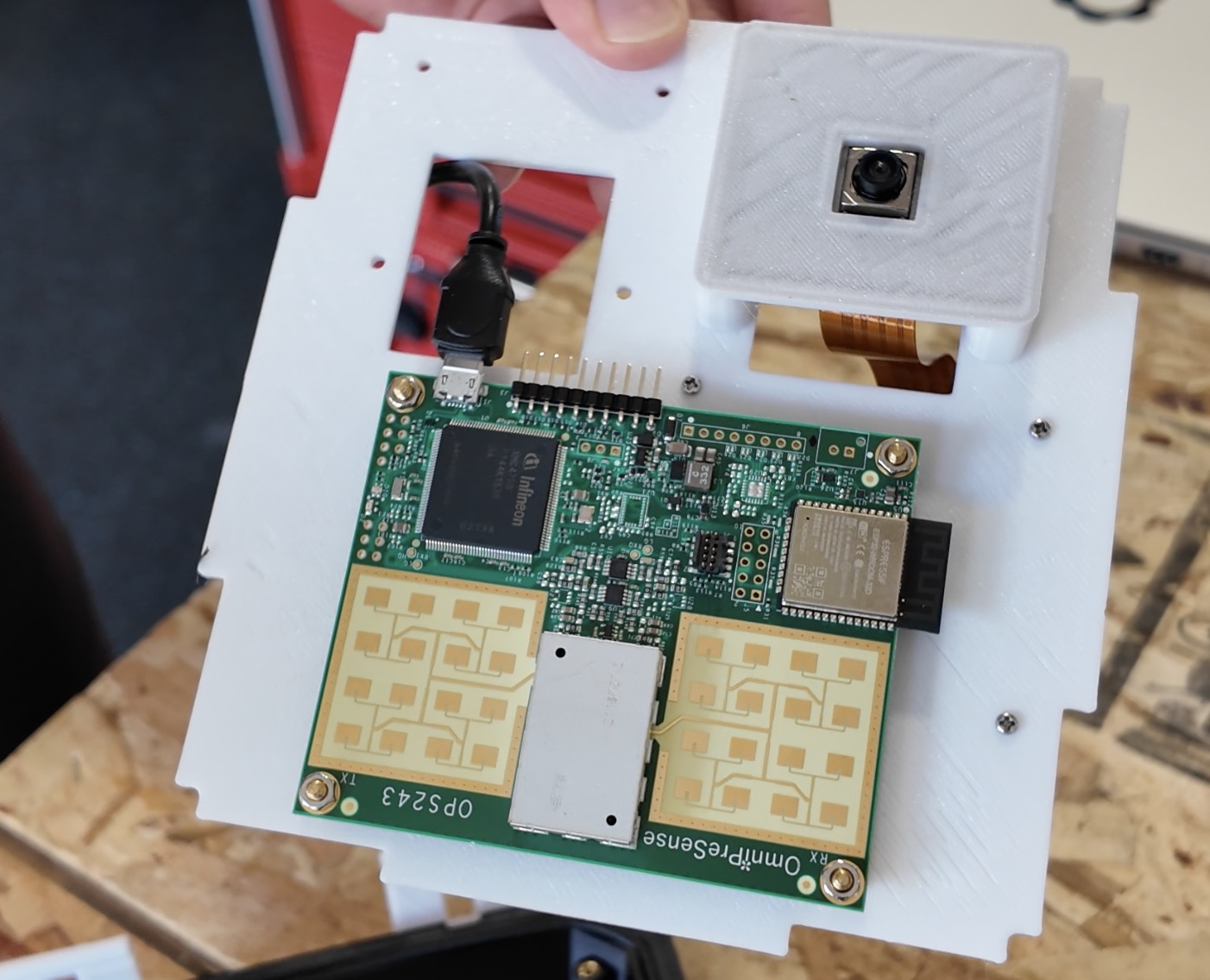 Photo of the device components and housing